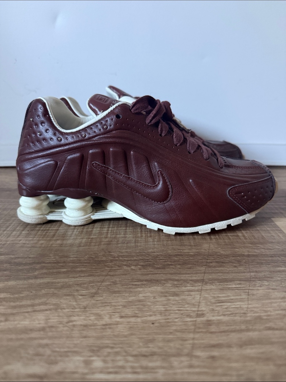 Nike Shox Women's Burgundy Leather Athletic sneaker. Worn once
